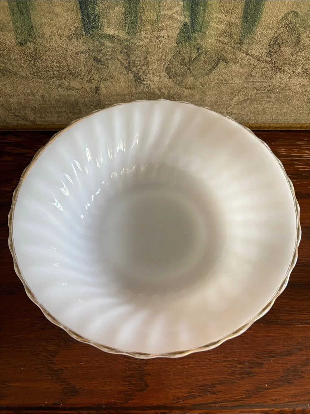 ANCHOR HOCKING FIRE KING Milk Glass Serving Bowl with Gold Rim Made in USA